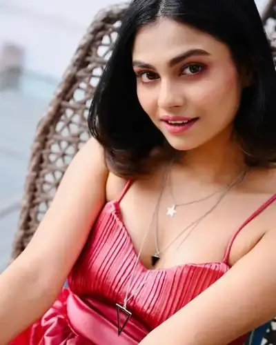 Escort Service Kolshet Road